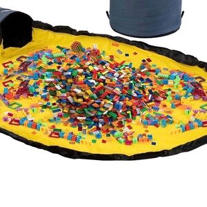 NEW PINK Toy Storage and Play Mat. Mat is attached to bag. Like pic only Pink